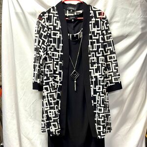 R & M Richards Geometric Black and White Women's 2 piece dress w/necklace